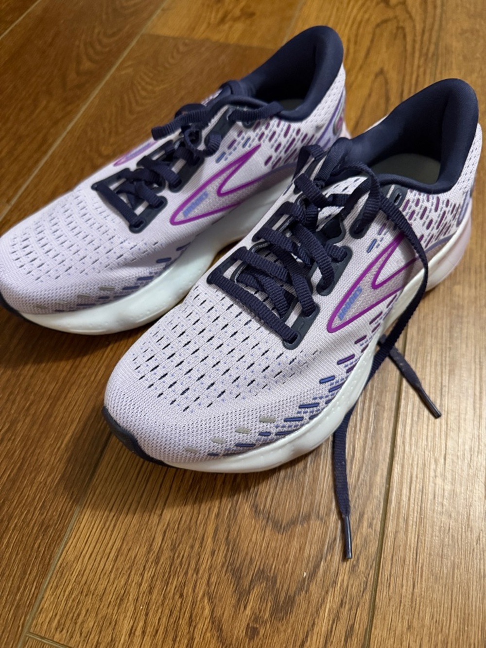 Brooks Women's Glycerin 20 in Lavender and Navy